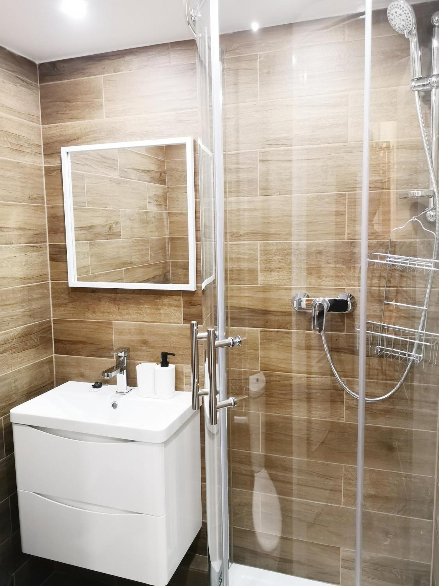 Apartment Stylish Minutes Away From Wembley London