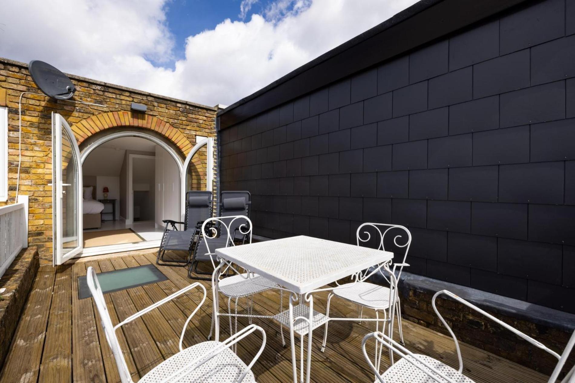 Apartment The Thames Embrace 3 Bedroom And Garden House In Battersea London