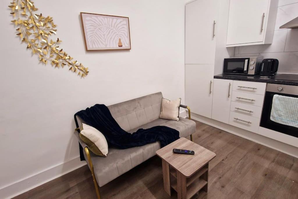 Apartment 2 Bed Apartment, Near Canary Wharf, O2, Excel, Airport London