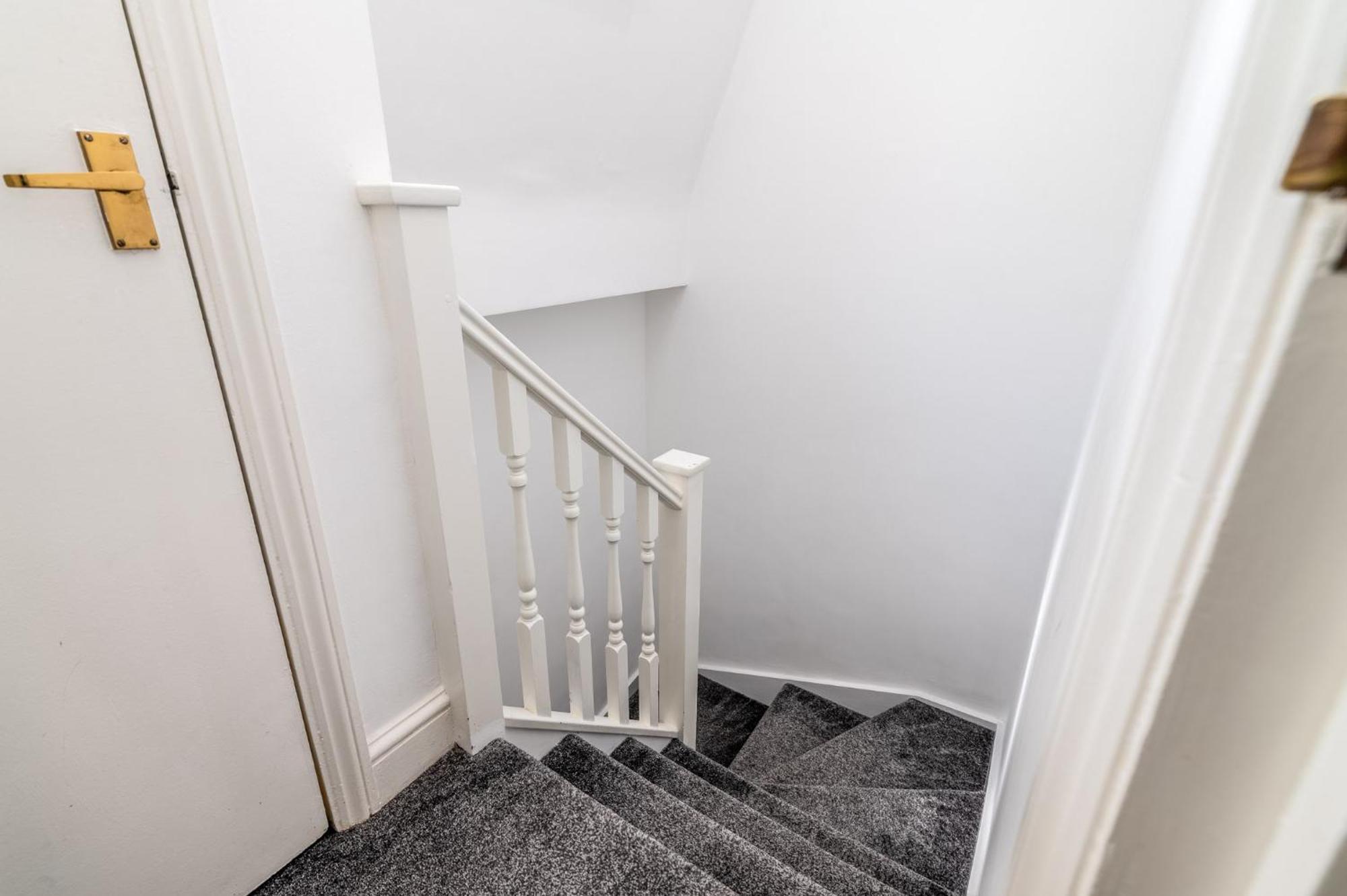Charming 3-bedroom Townhouse Balcony Ferienhaus *