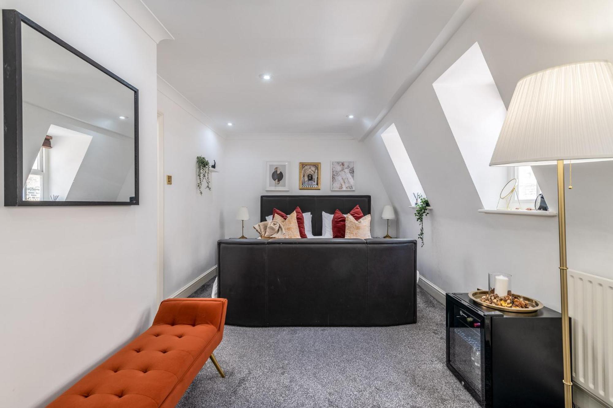 Charming 3-bedroom Townhouse Balcony Ferienhaus *