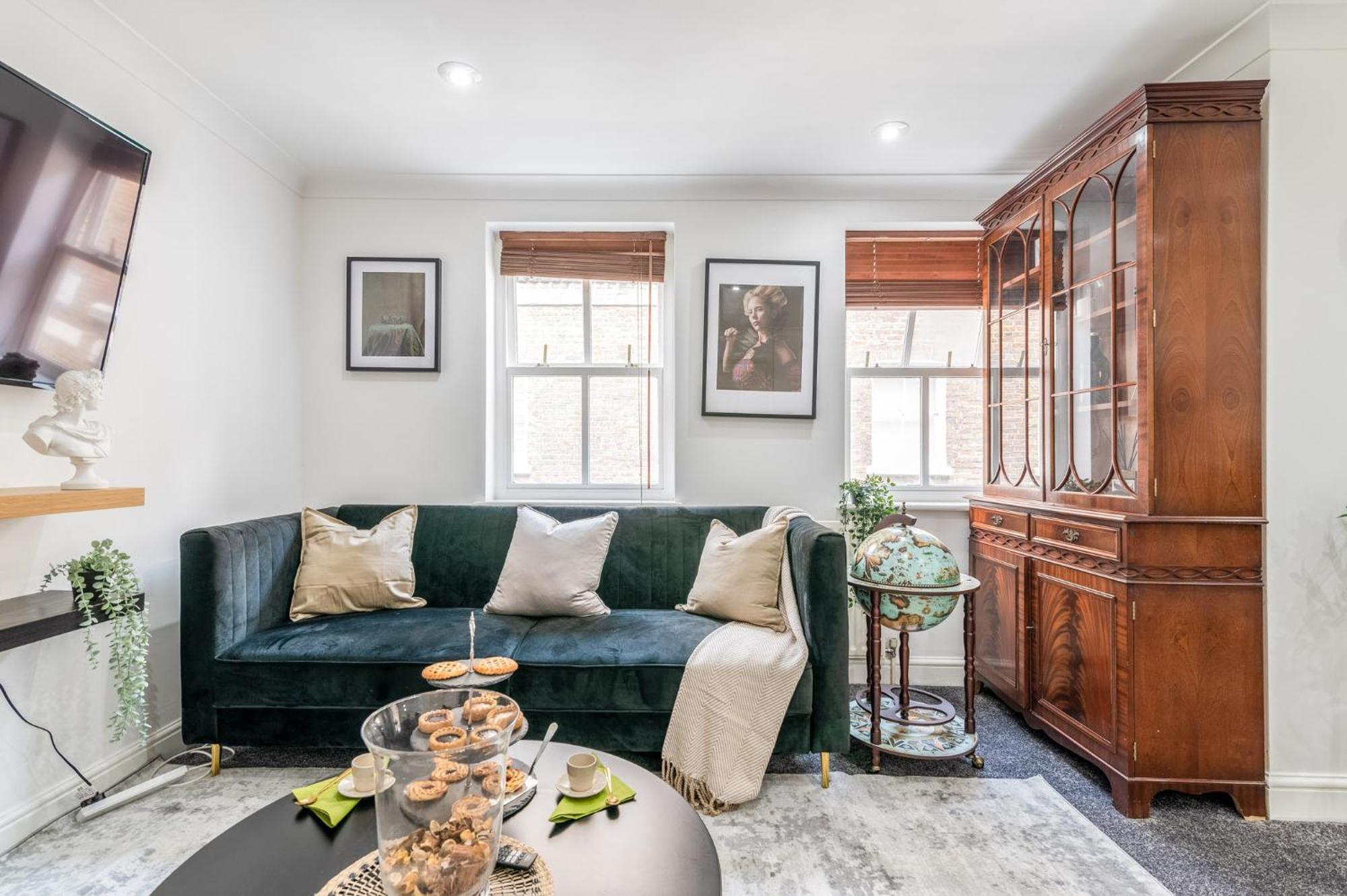 Ferienhaus Charming 3-bedroom Townhouse Balcony *