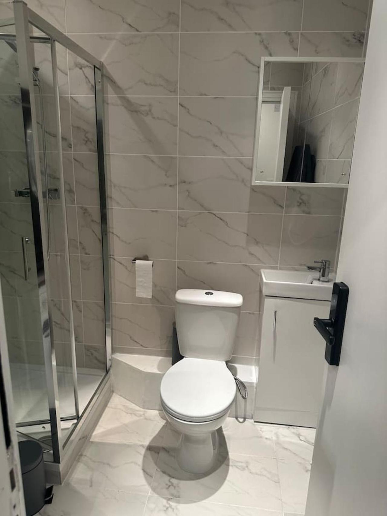 Piccadilly Circus 15minutes Away Guest house London