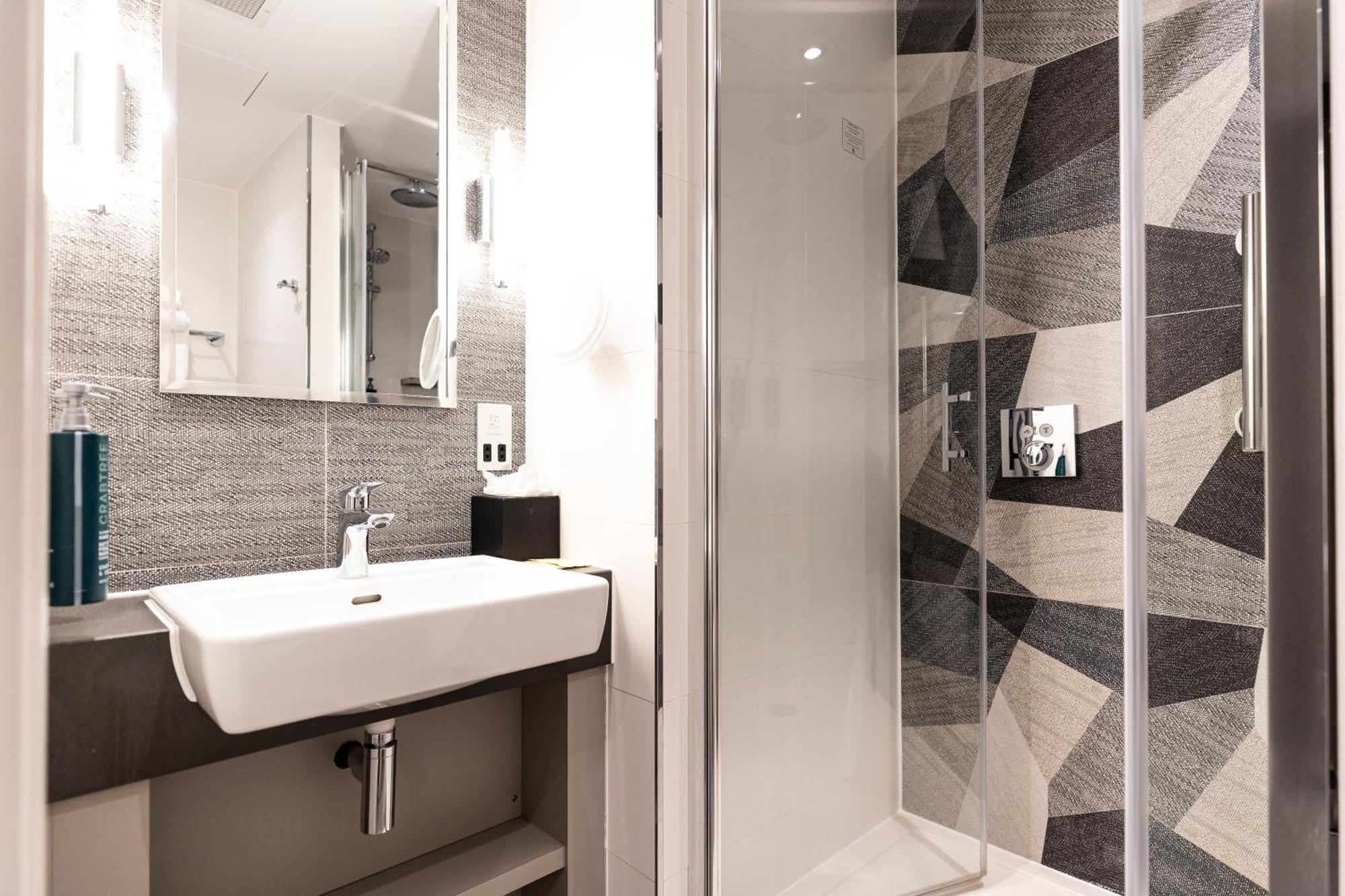 Doubletree By Hilton - West End Hotel