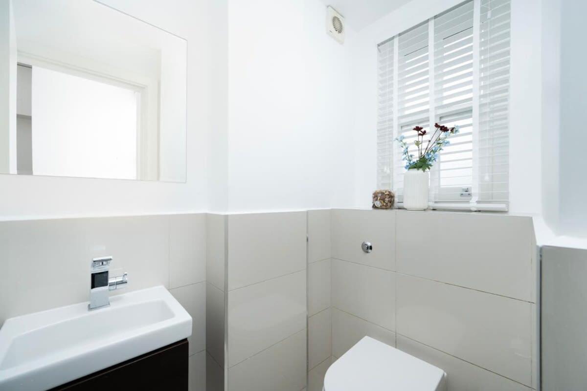 Stylish 3br Flat In The Heart Of Soho Apartment *