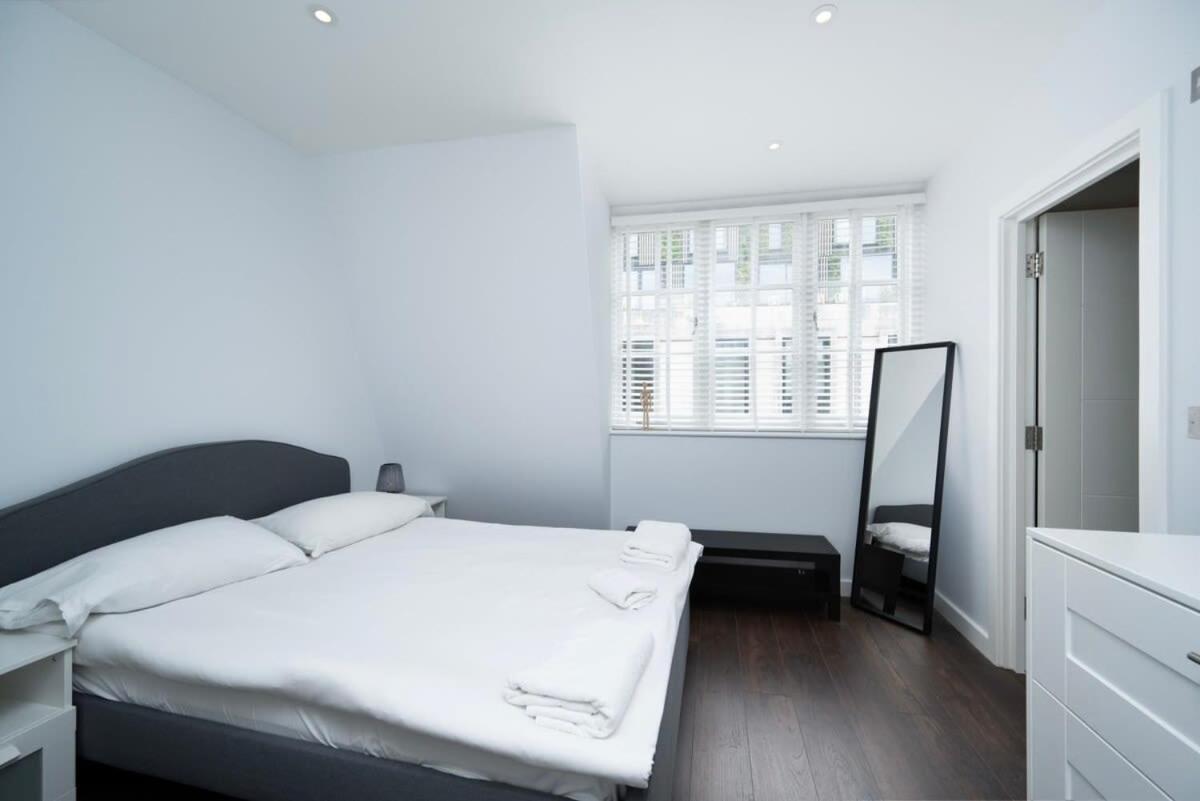 Stylish 3br Flat In The Heart Of Soho * Londres