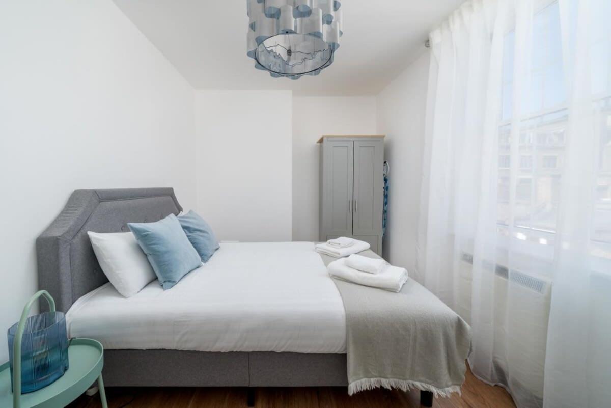 City Of Lovely Two Bedroom Apartment London