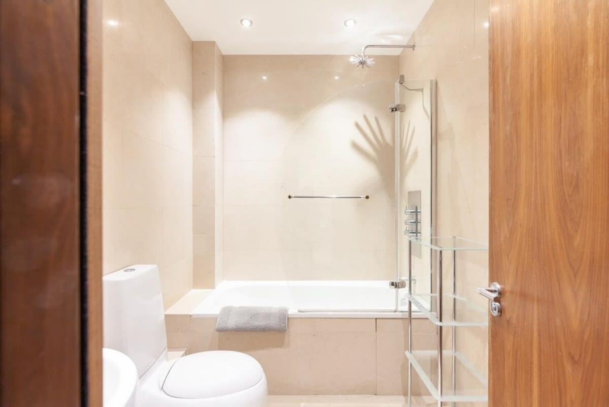 Modern And Comfortable Air-conditioned 2br Flat London