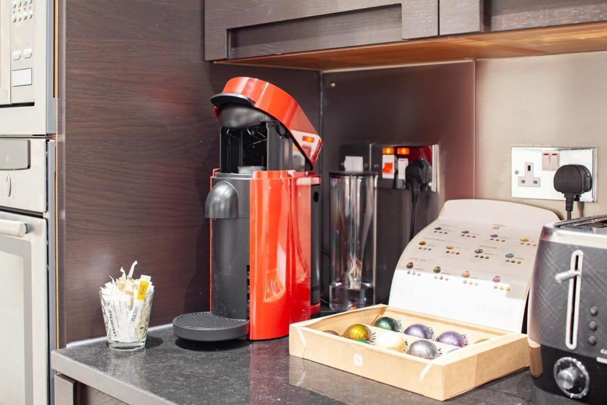 Modern And Comfortable Air-conditioned 2br Flat Apartment London