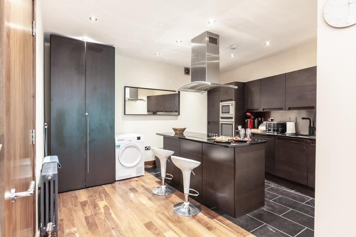 Modern And Comfortable Air-conditioned 2br Flat Apartment *
