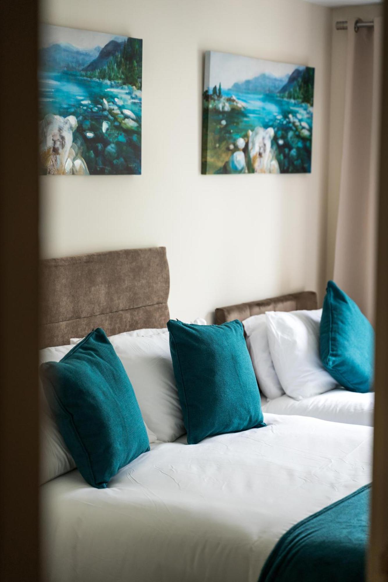 Stylish Near Apartment *