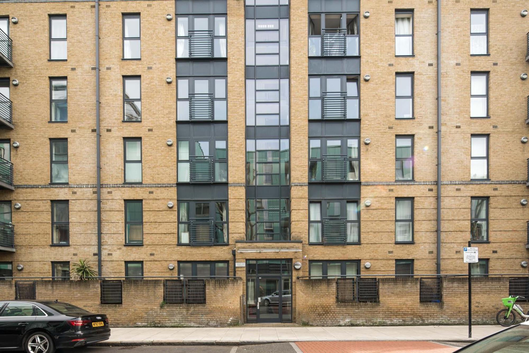 Stylish Near * London