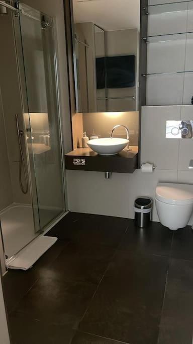 Apartment Modern W/ Canal View London