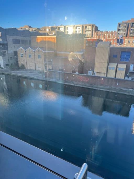 Modern W/ Canal View London