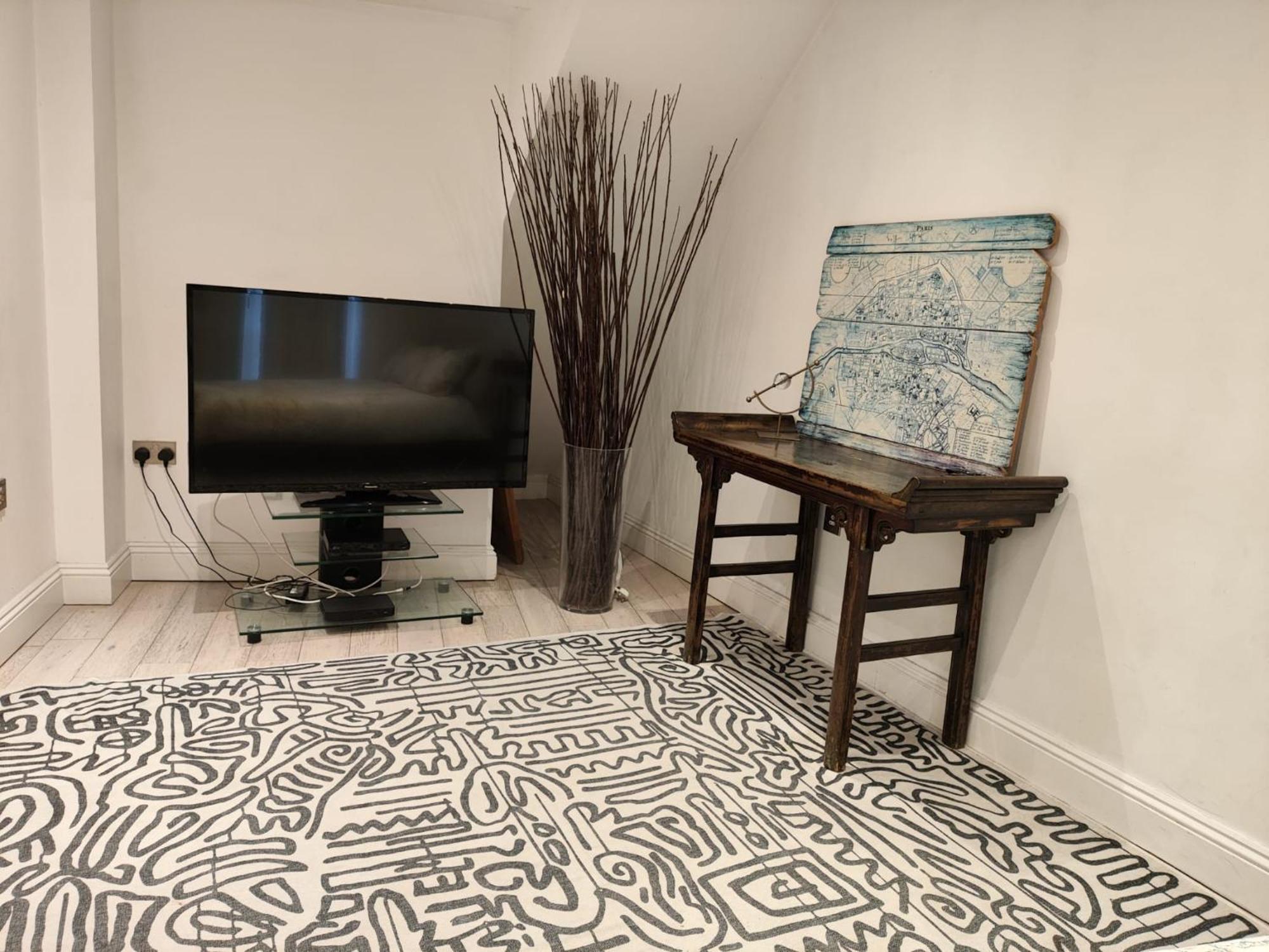 Apartment 2/3 Bedroom Flat, Chelsea Free Parking