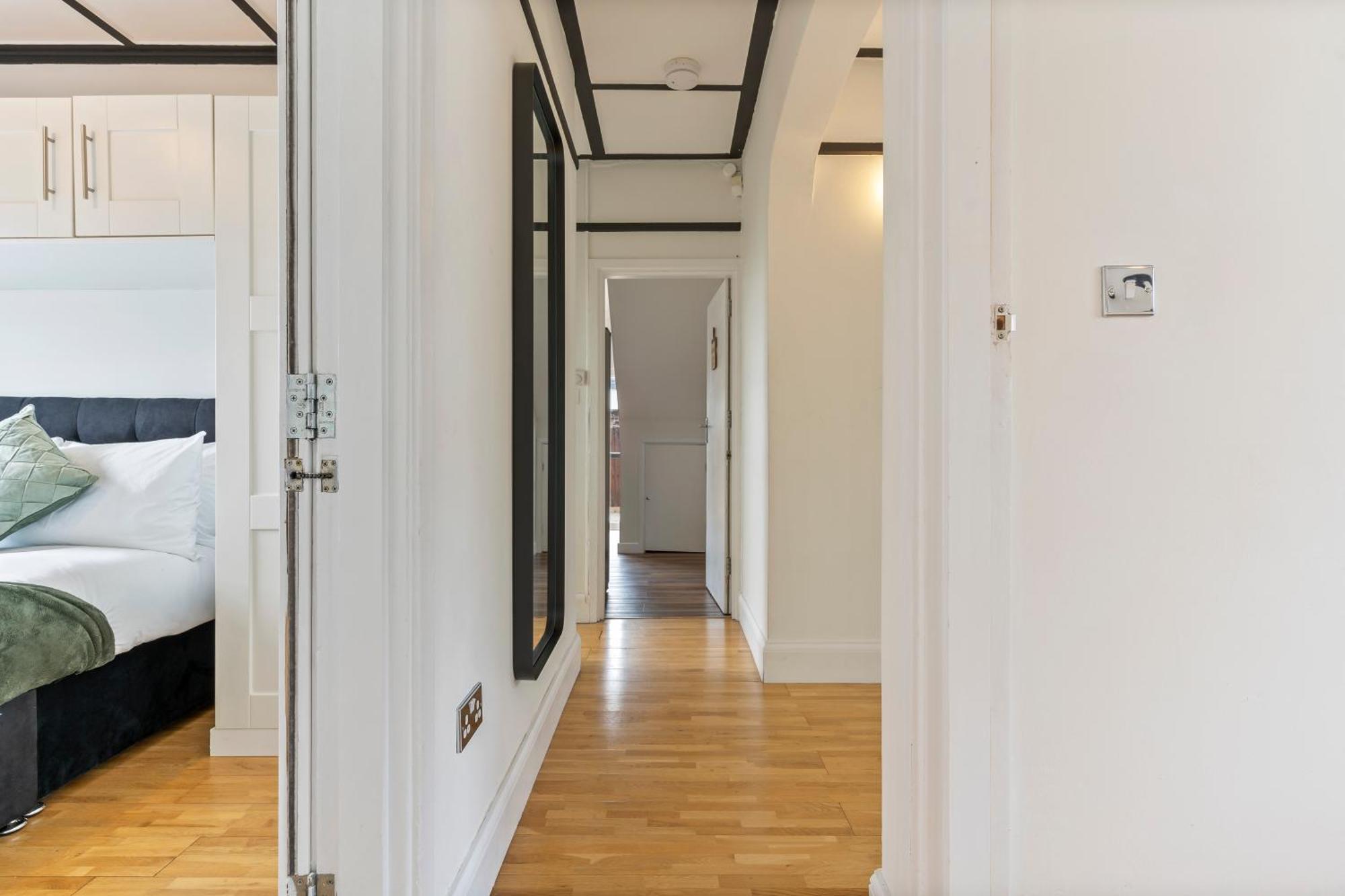 Heart Of Acton - Perfect For Large Groups Apartment