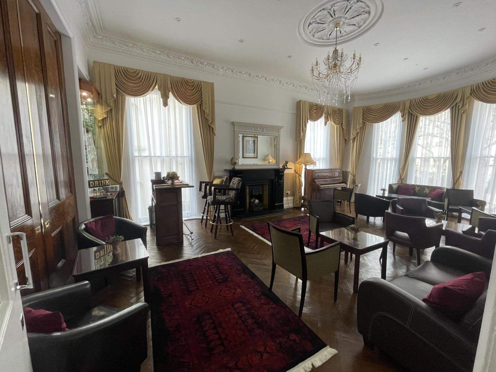 Hotel Ravna Gora 3*