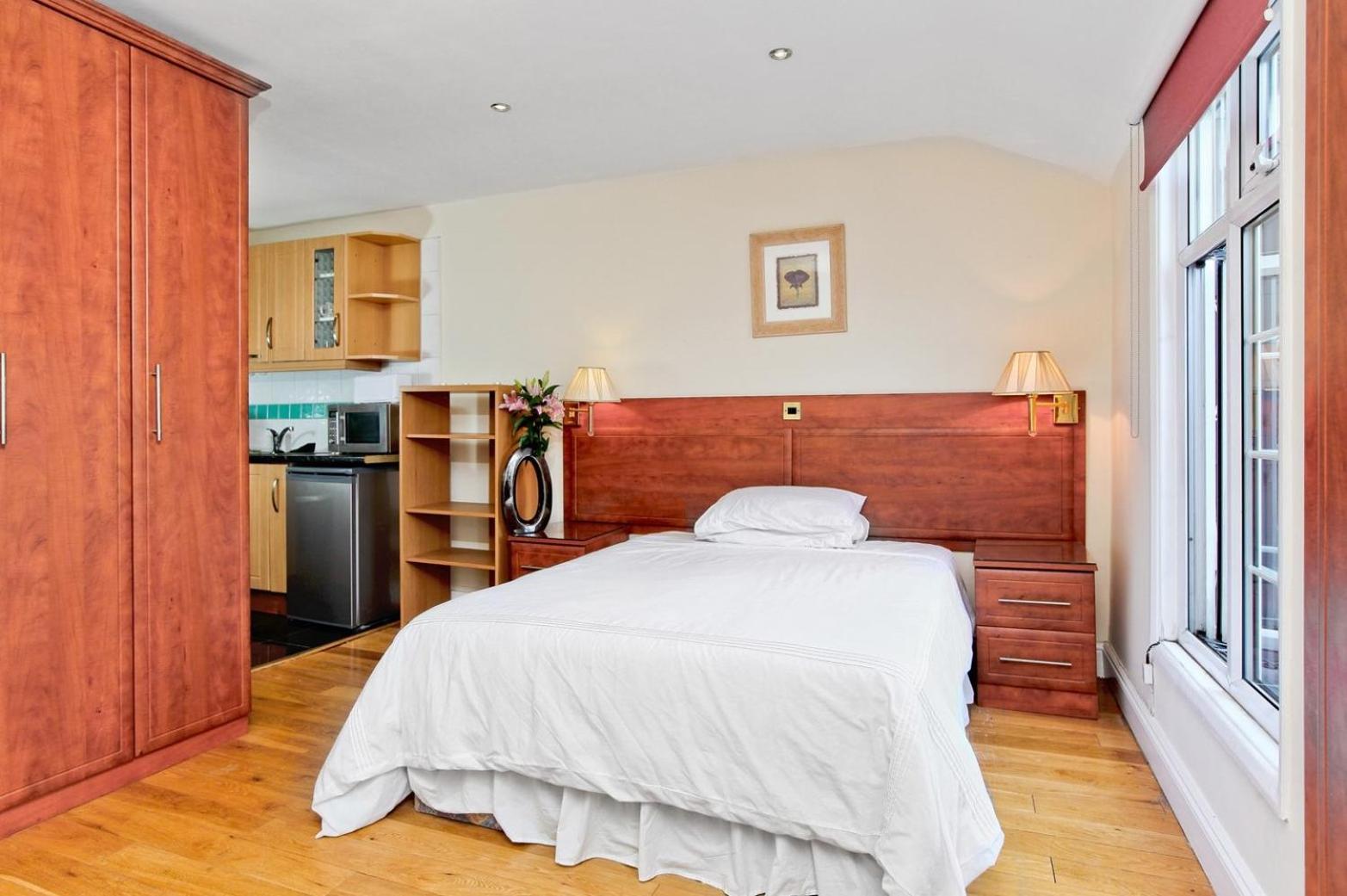 Baker Street Apartment London