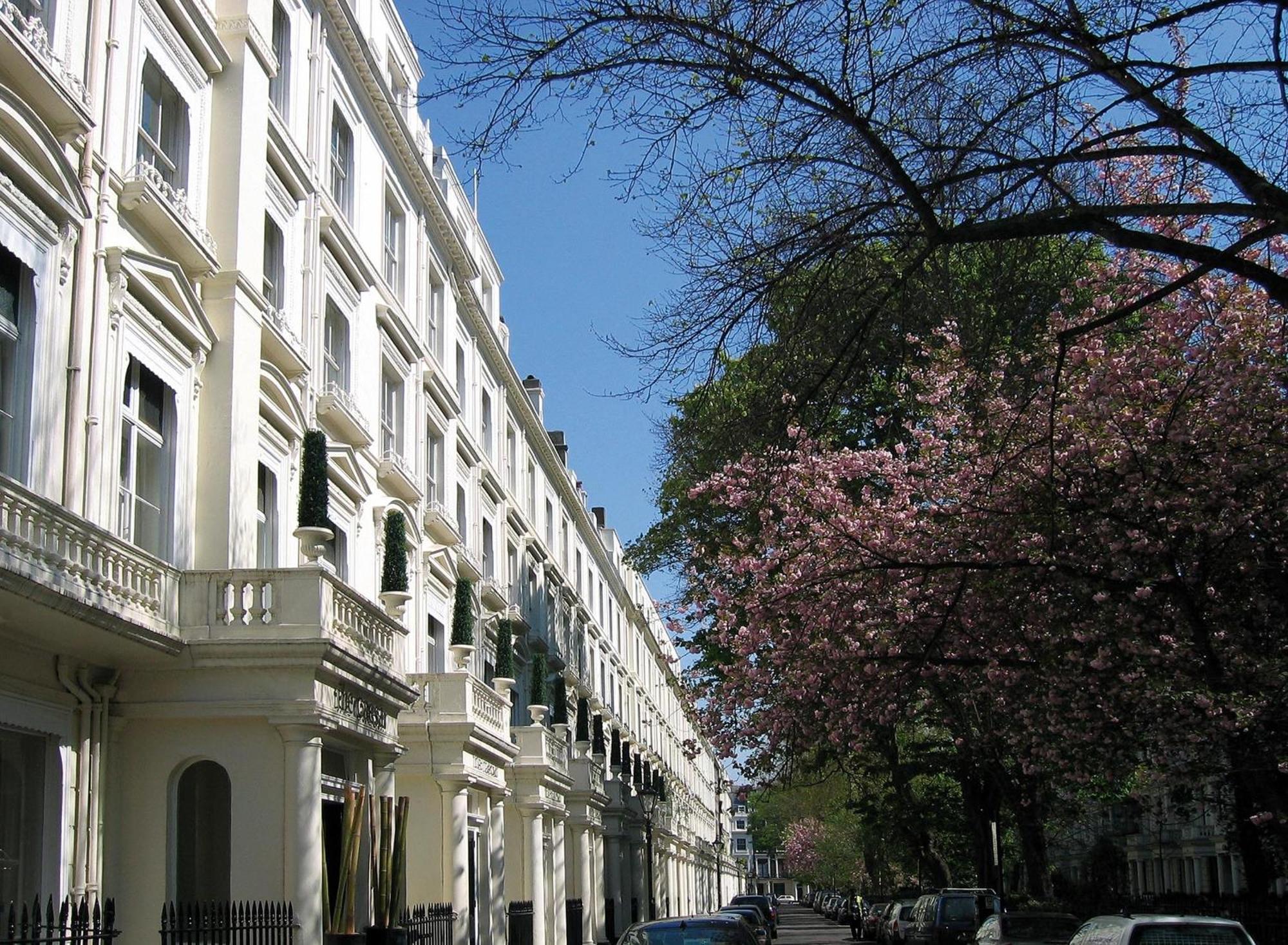 Hotel The Caesar London