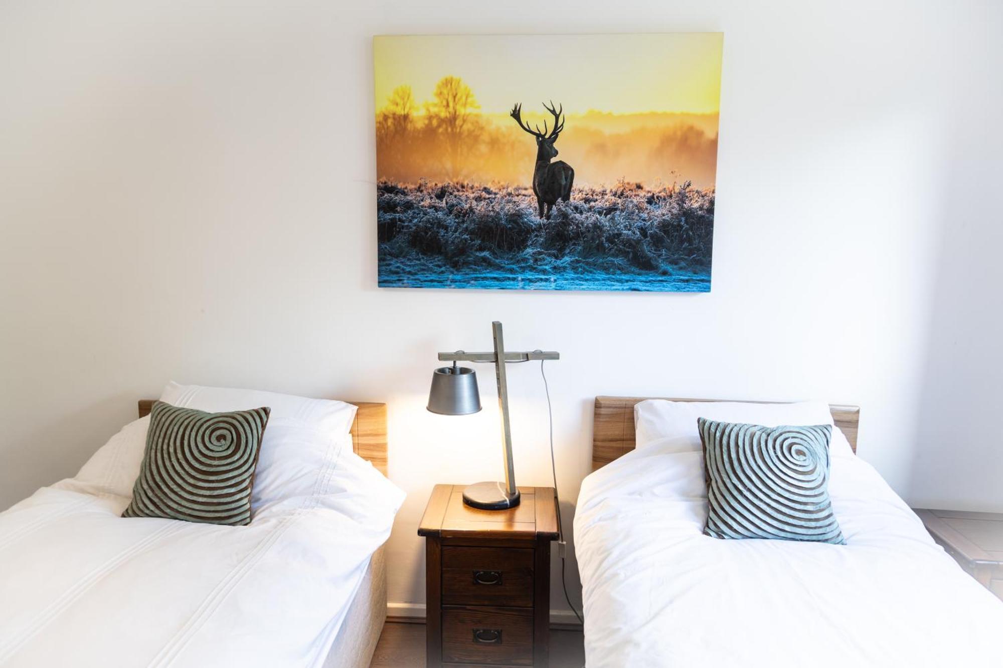 Modern Central Family-home For 6 London