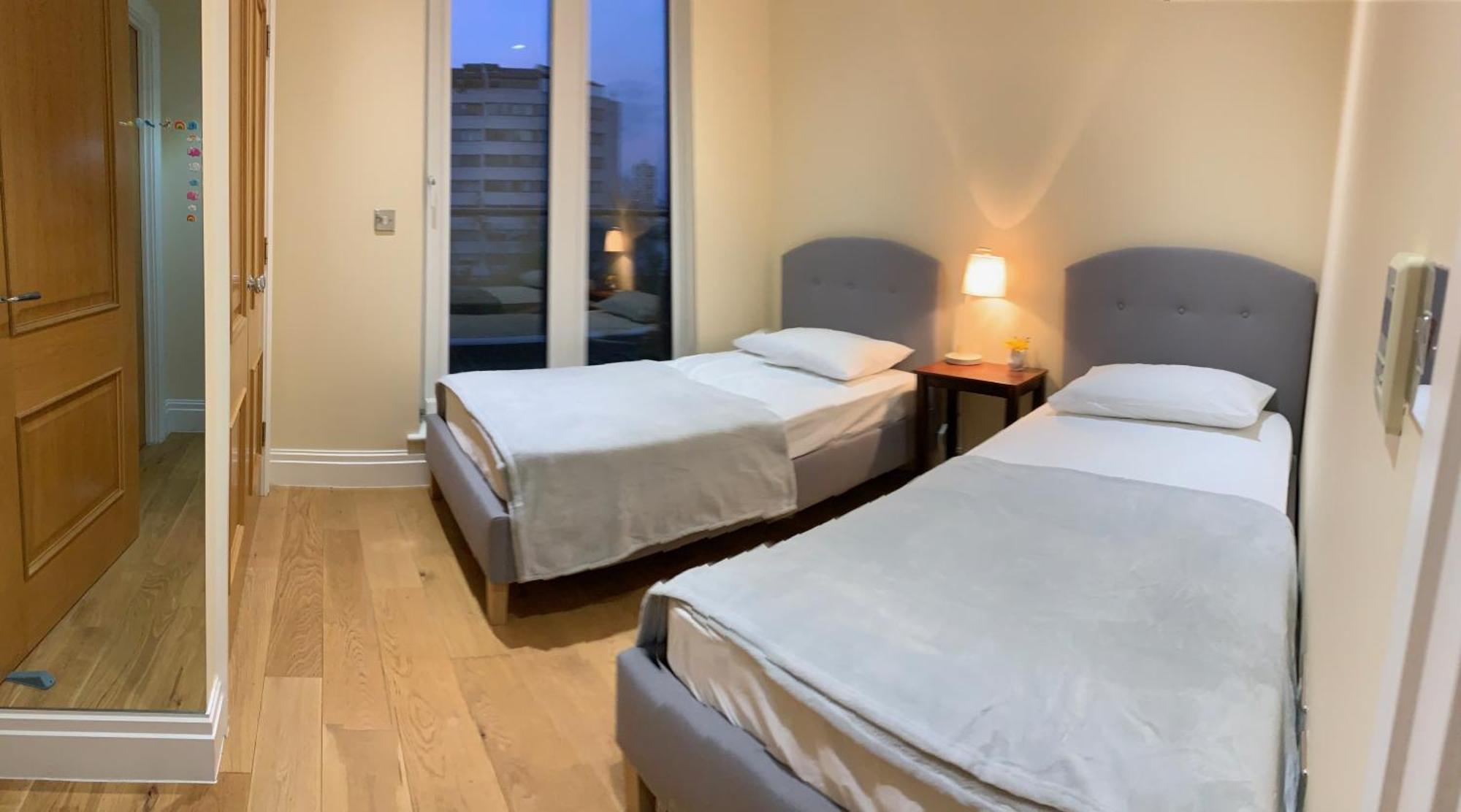 Apartment Thames View Apartment, Imperial Wharf *