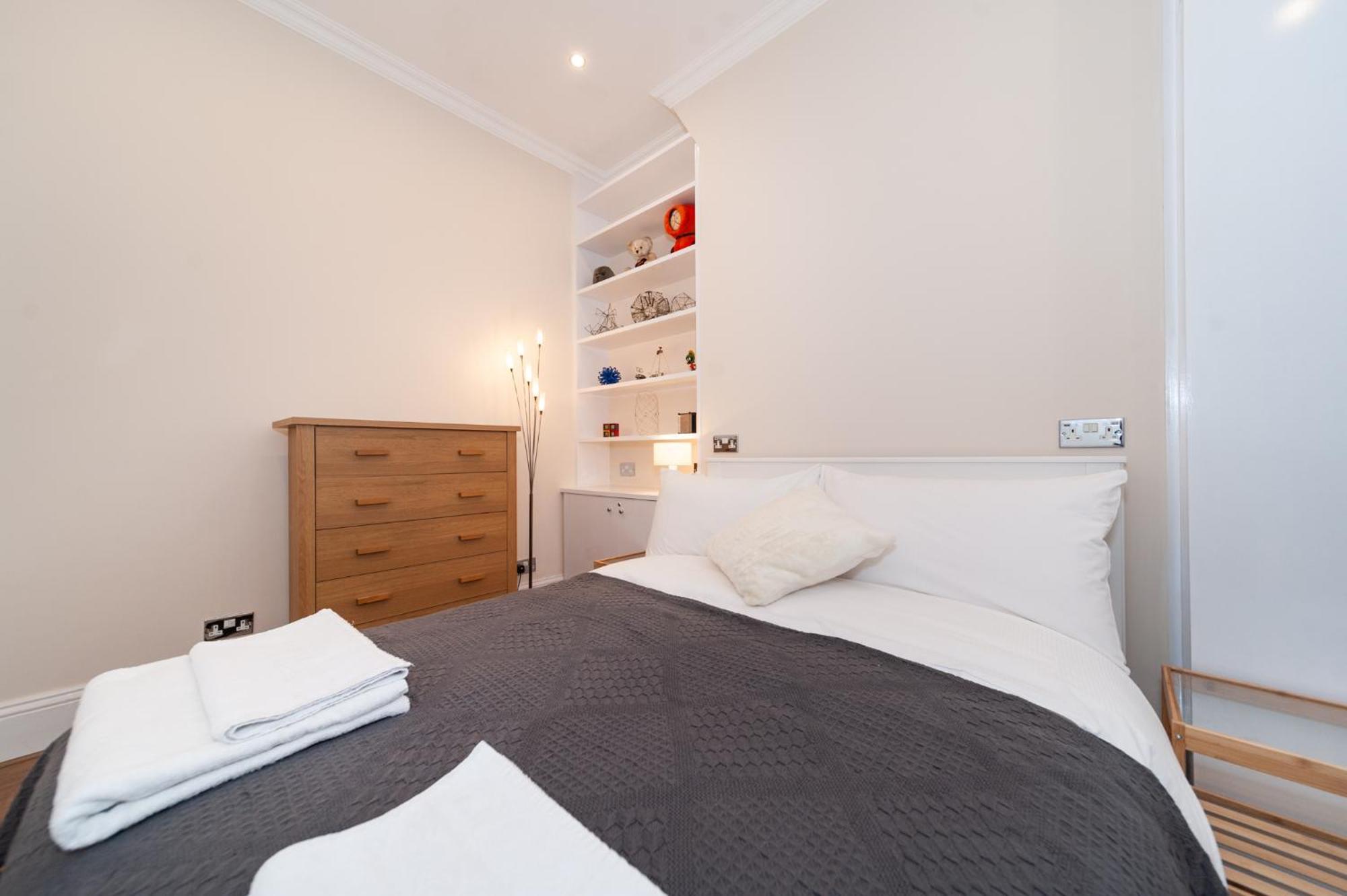 Apartment - Great Location *