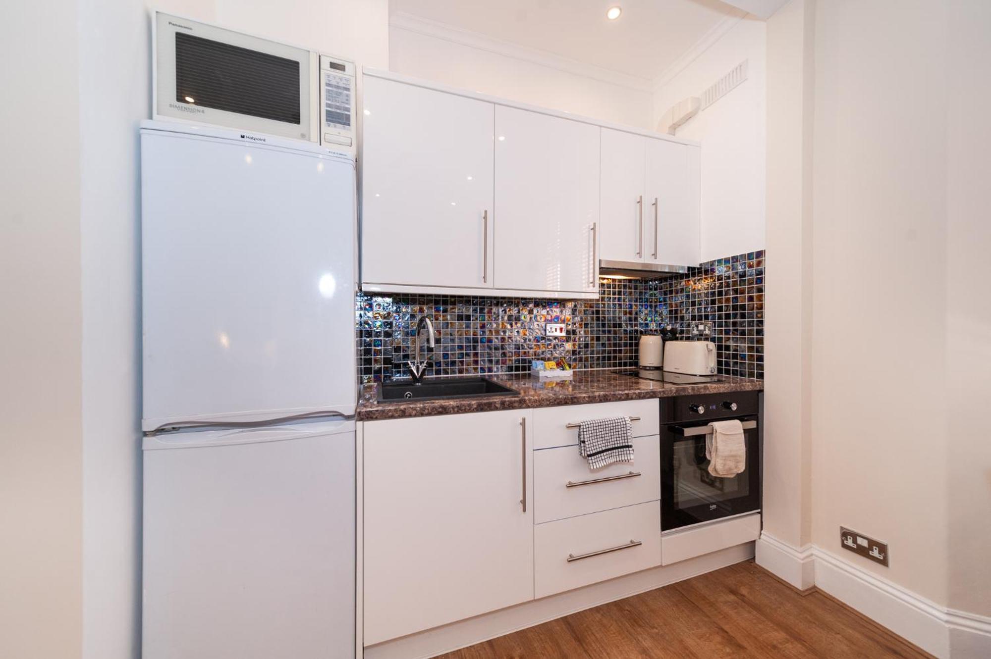 Apartment - Great Location *