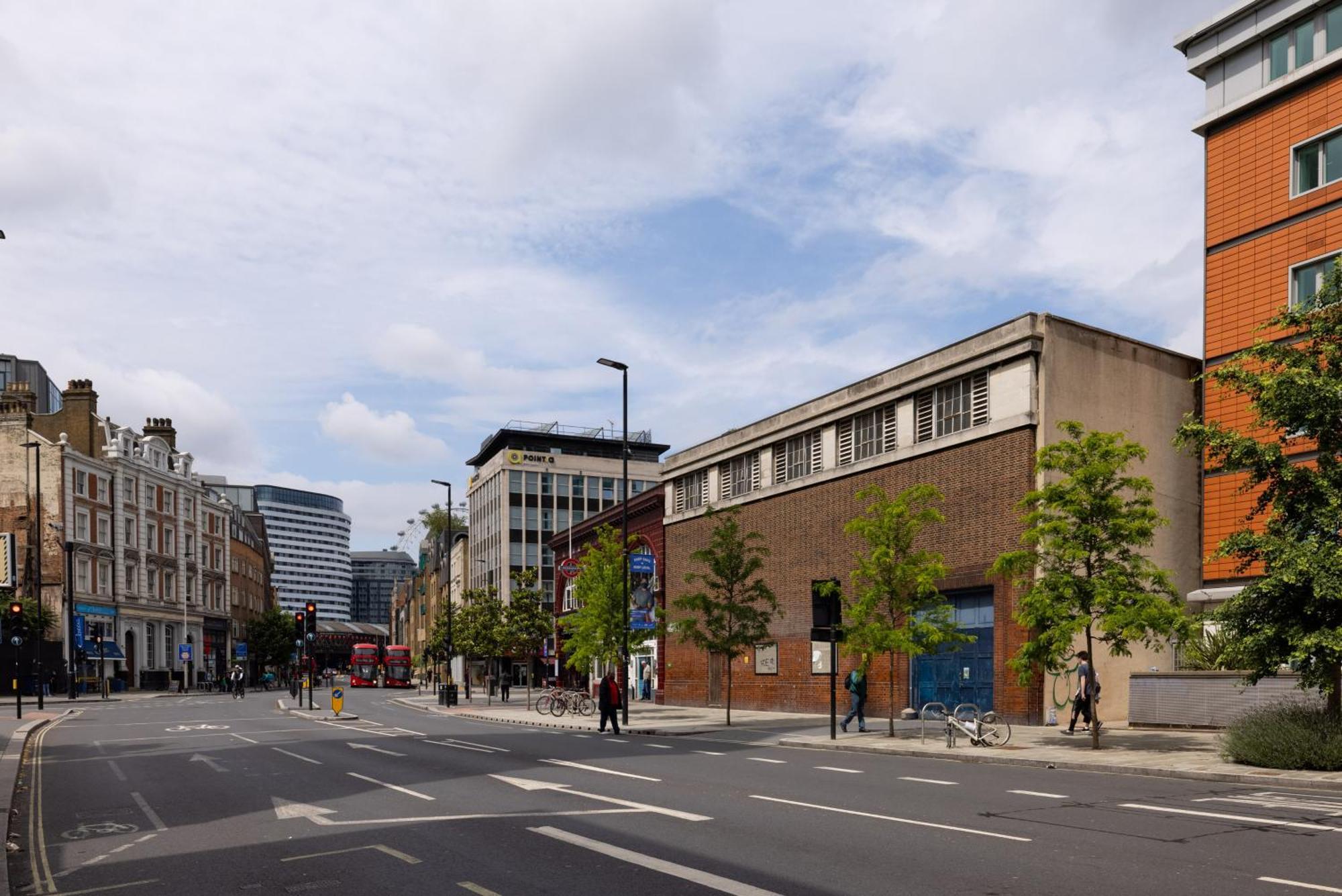 Former - The Waterloo Londres