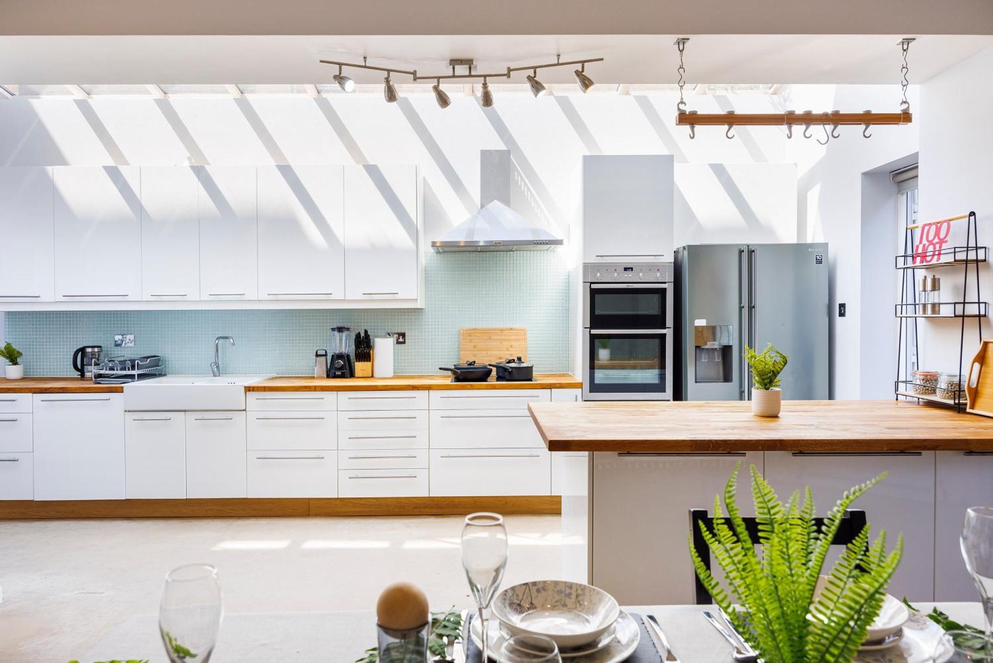 Casa de férias 6 Bedroom House By Av Acton Sleeps 11 Free Parking Londres