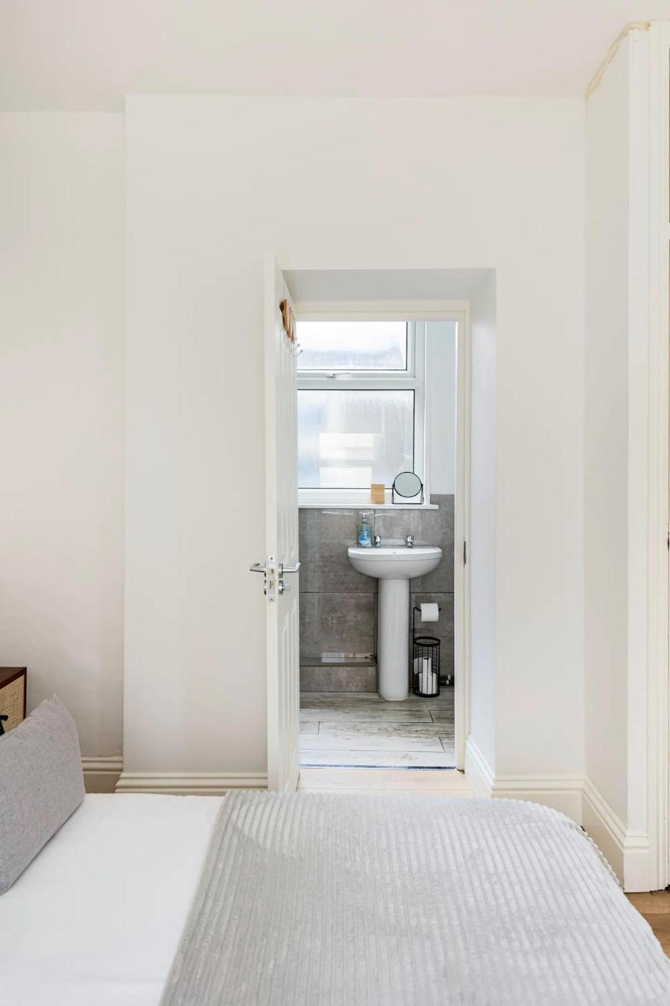 Apartment Stylish One Bedroom In Greater *