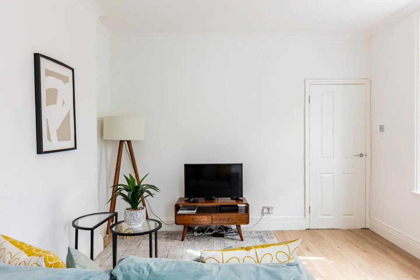Apartment Stylish One Bedroom In Greater *
