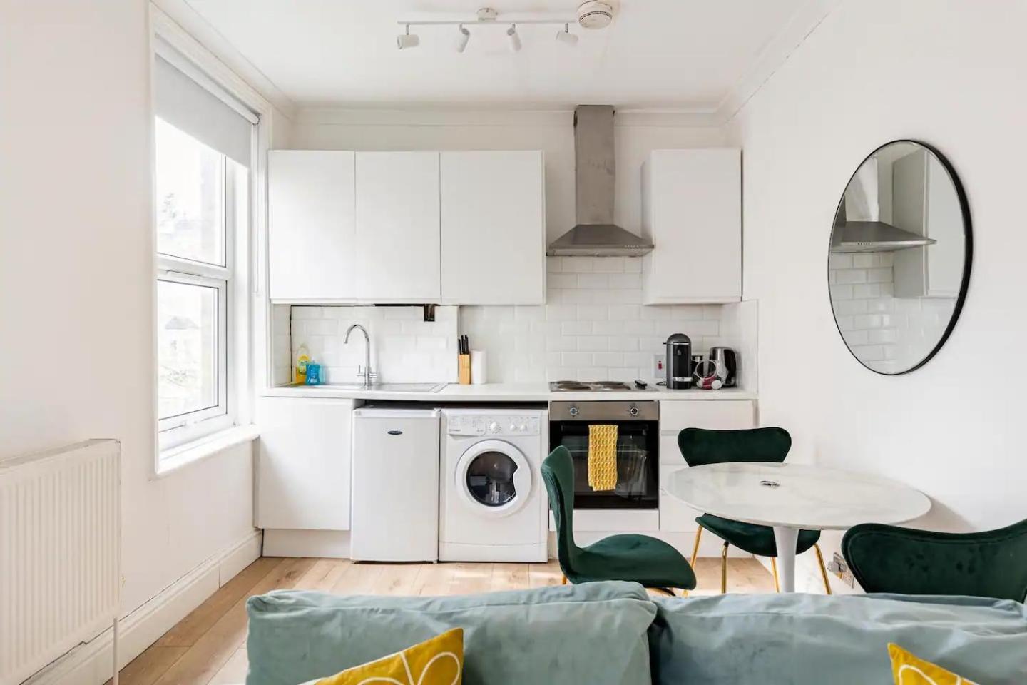 Apartment Stylish One Bedroom In Greater London