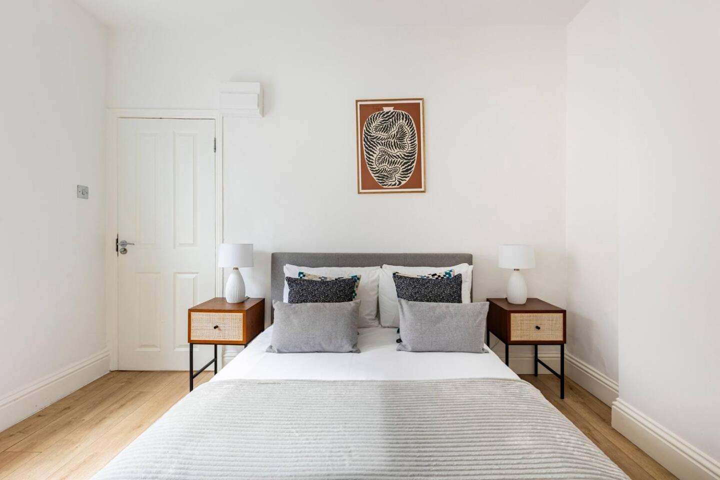 Apartment Stylish One Bedroom In Greater