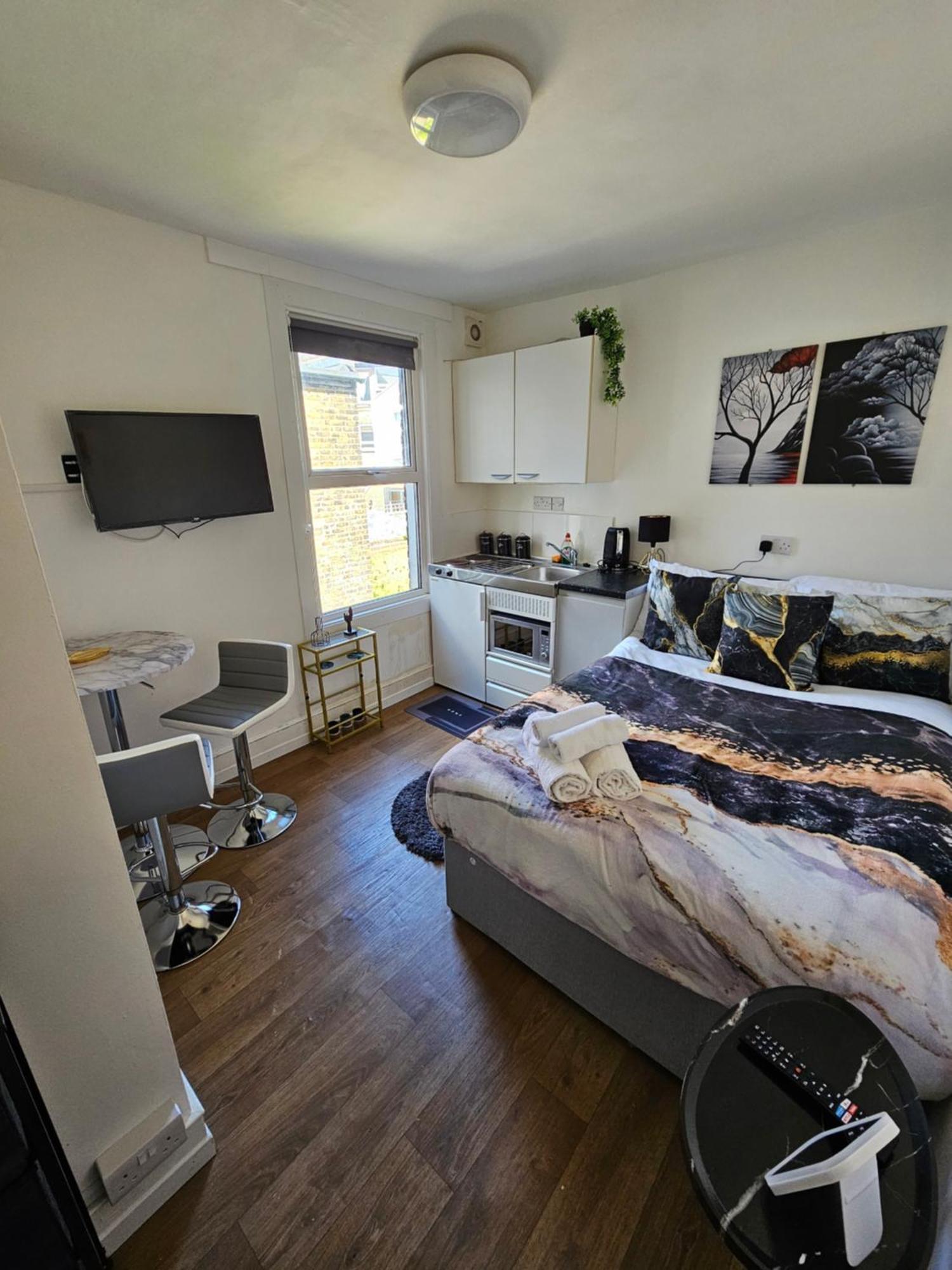 Apartment Tiny Studio, 30 Min To St. Pancras, North London