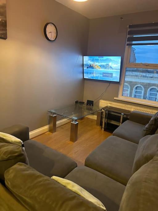 Lovely Woodford One Bedroom