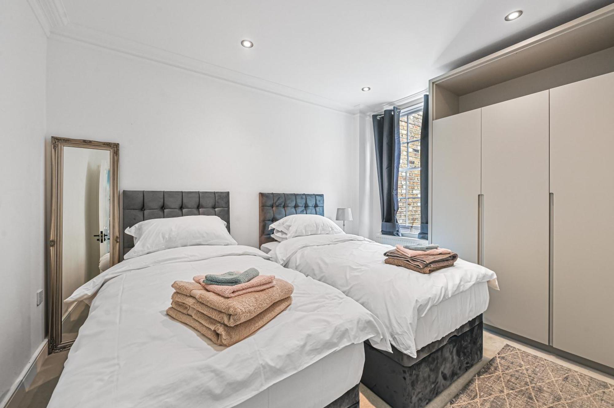 Holiday home Knightsbridge 3 Bedroom 1 Minute Harrods London