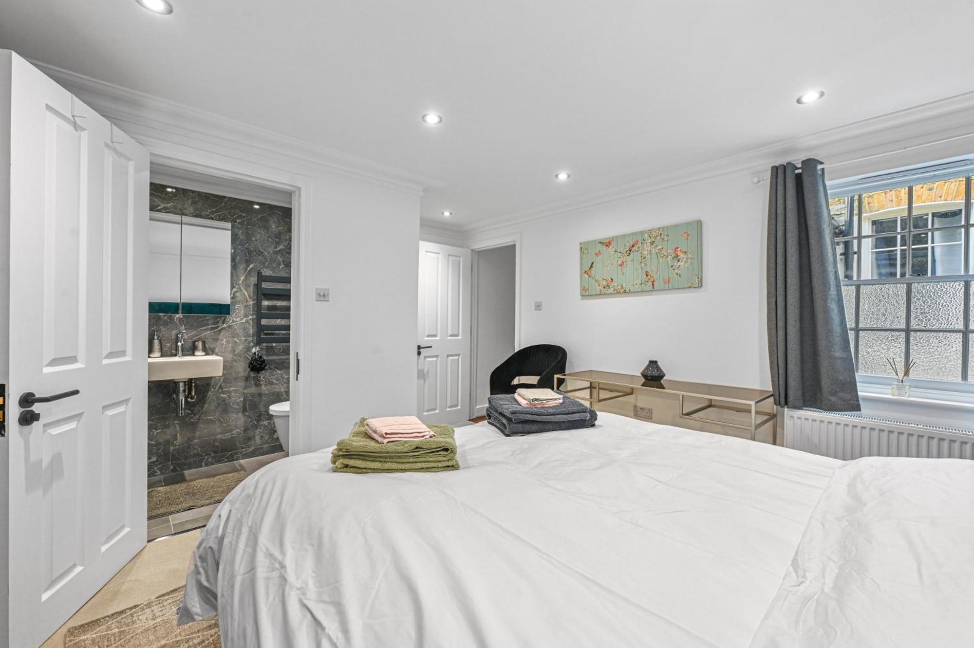 Holiday home Knightsbridge 3 Bedroom 1 Minute Harrods London