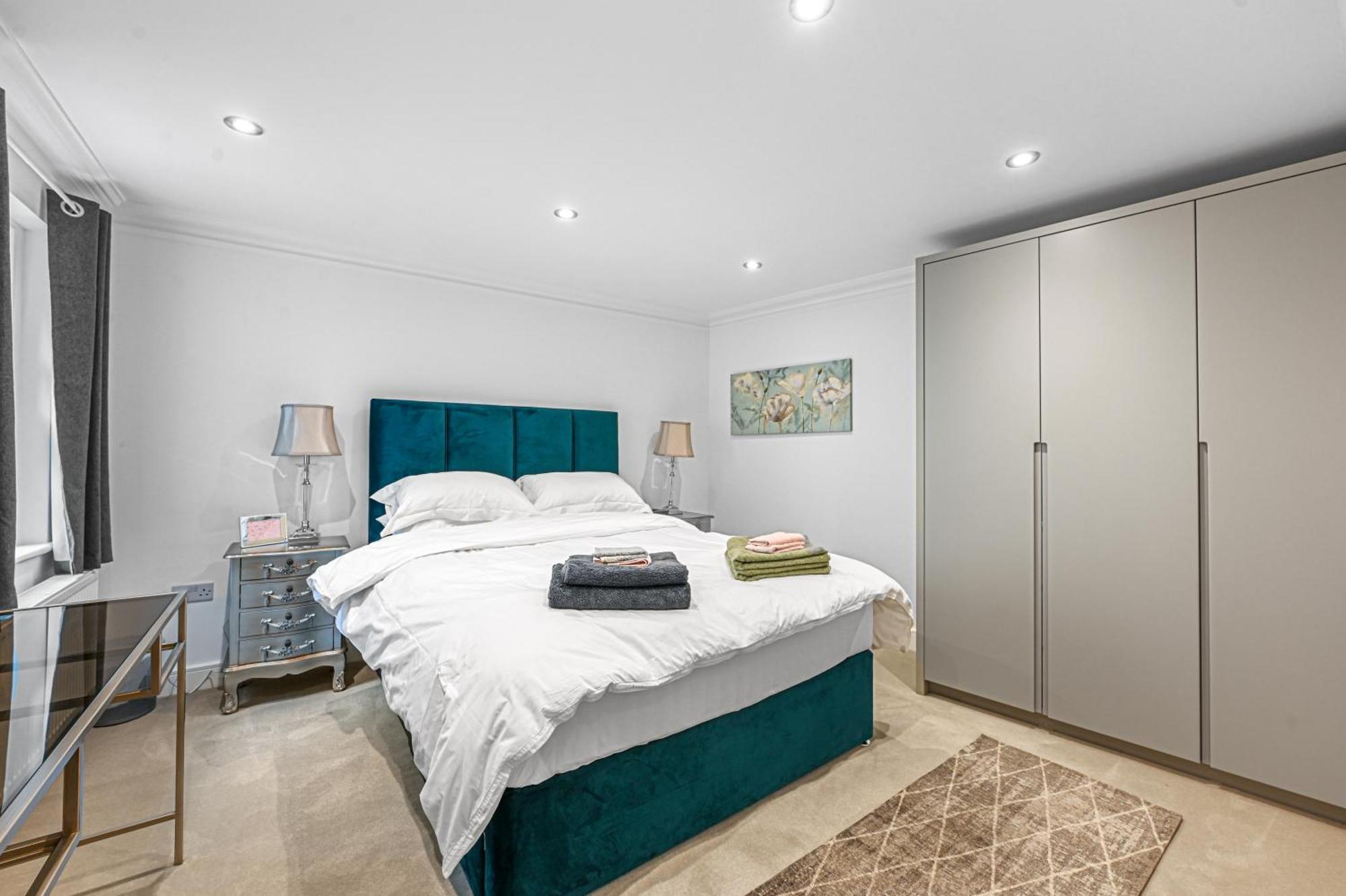 Holiday home Knightsbridge 3 Bedroom 1 Minute Harrods London
