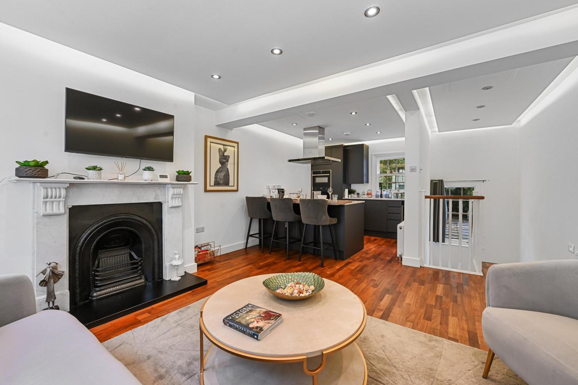 Knightsbridge 3 Bedroom 1 Minute Harrods