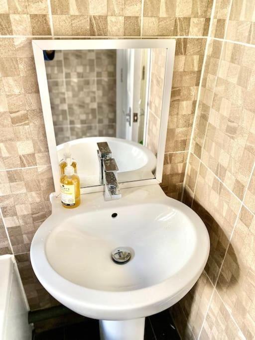 Apartment Flat 3 Gr 1 Bedroom 3 Mins Walk Mile End Station