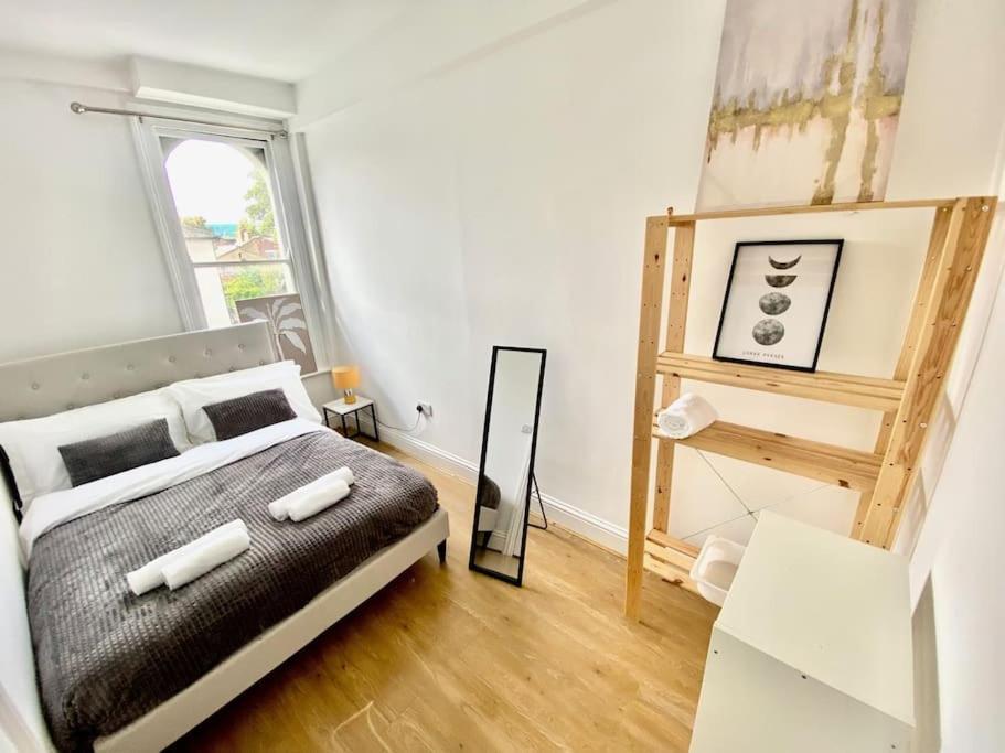 Apartment Flat 3 Gr 1 Bedroom 3 Mins Walk Mile End Station *