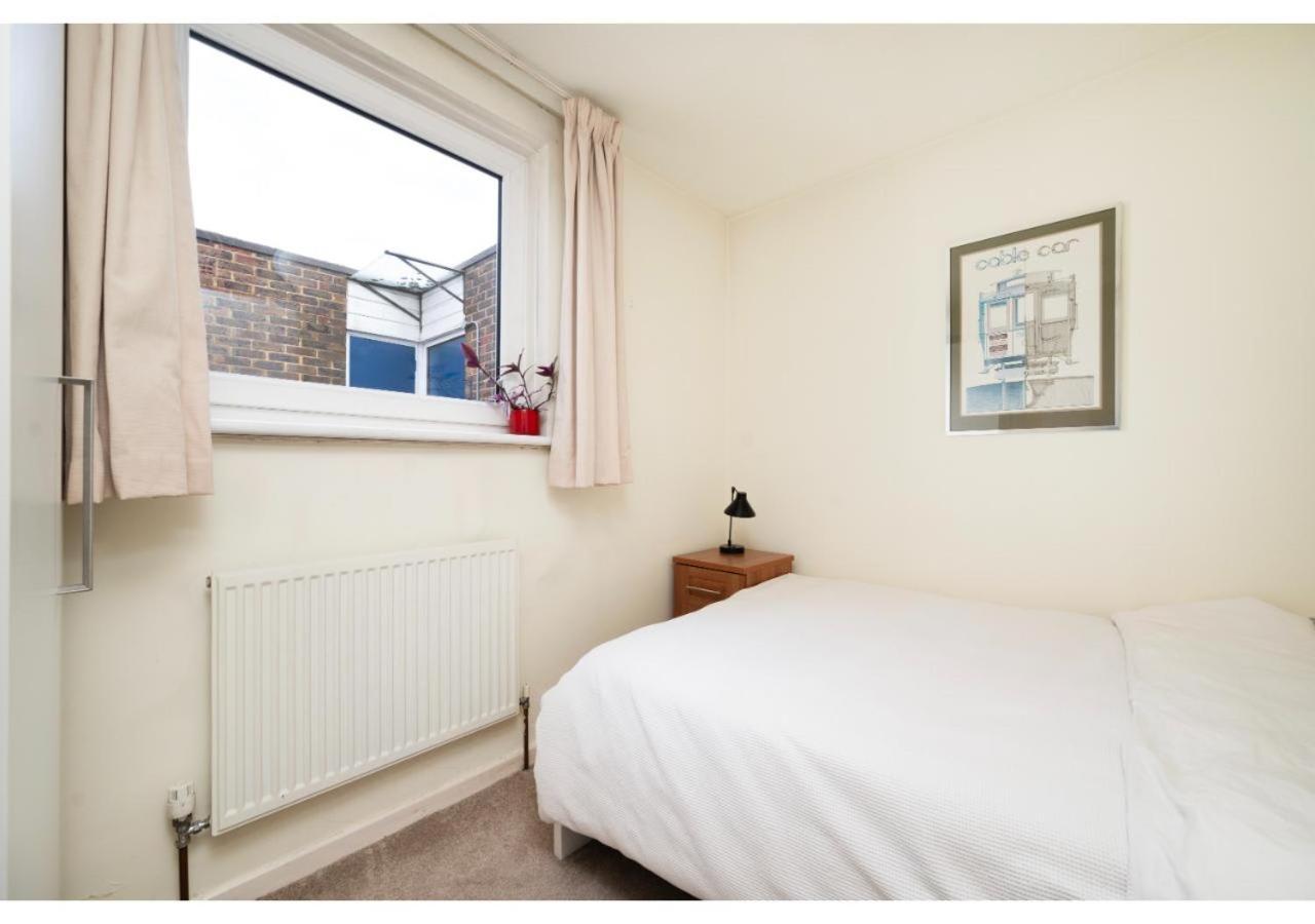 Holiday home Chic 3-br Welll Located In Islington