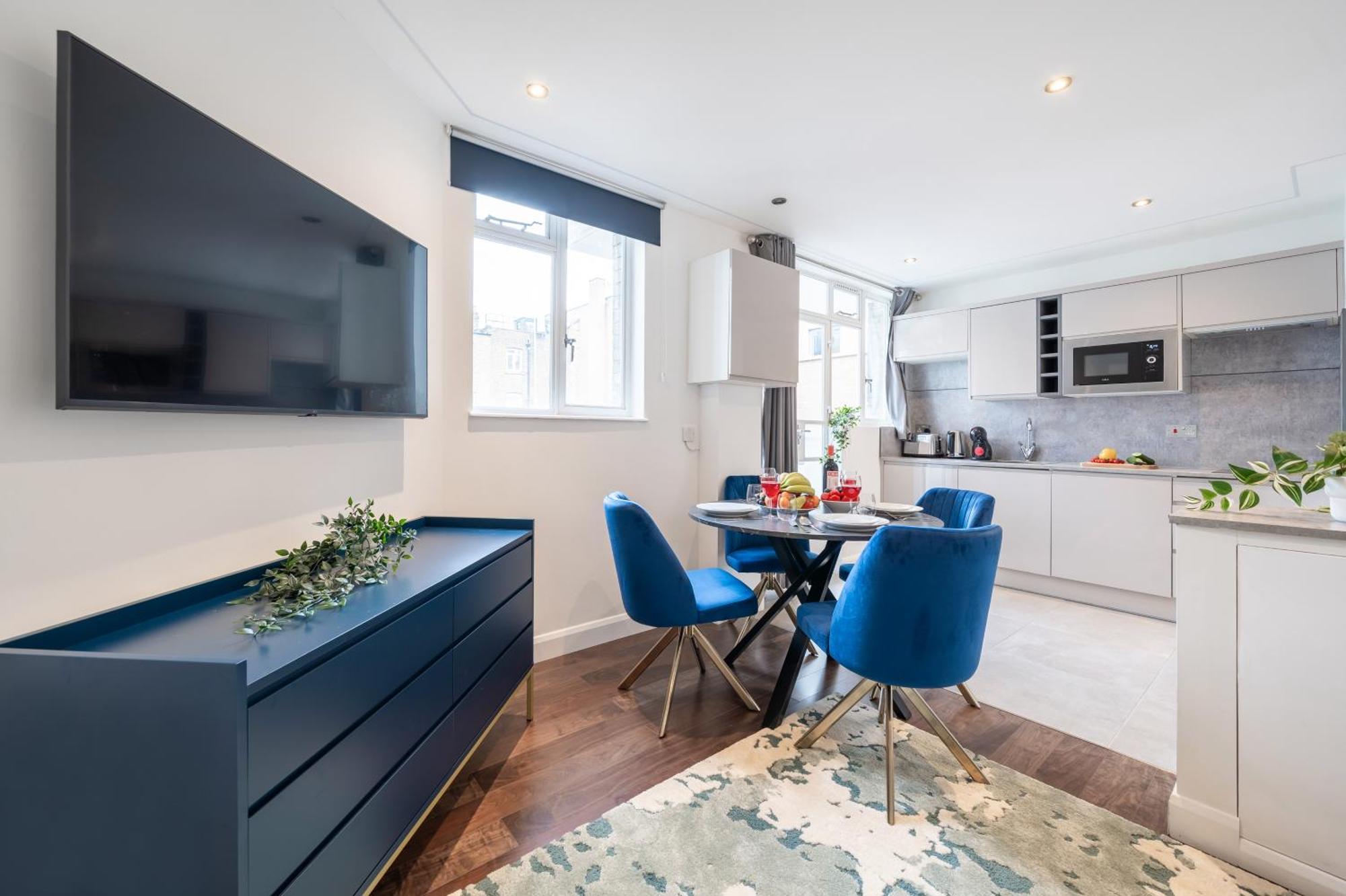 Apartment At Whitfield Street