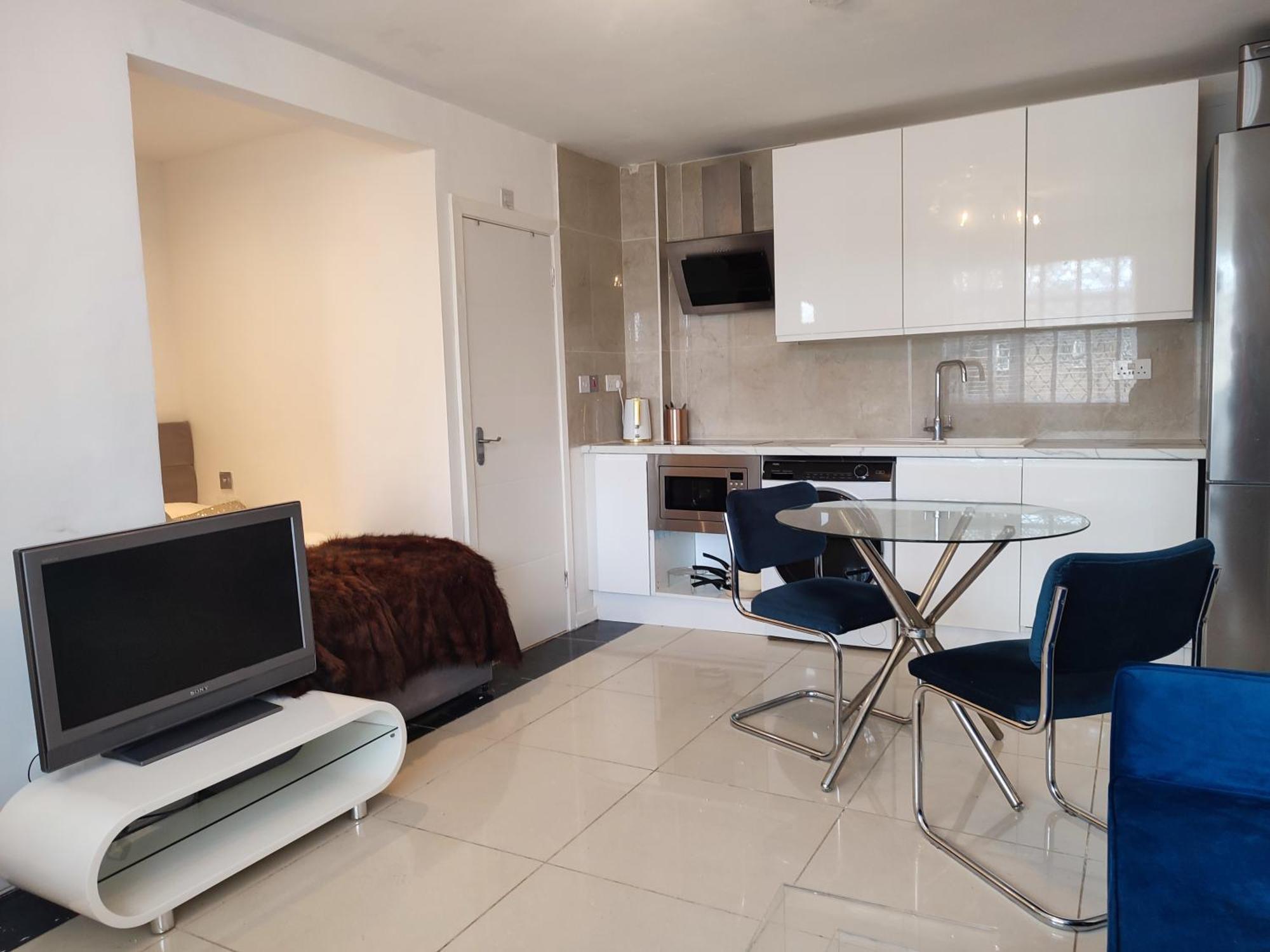 Apartment Bright And Spacious Studio Flat *