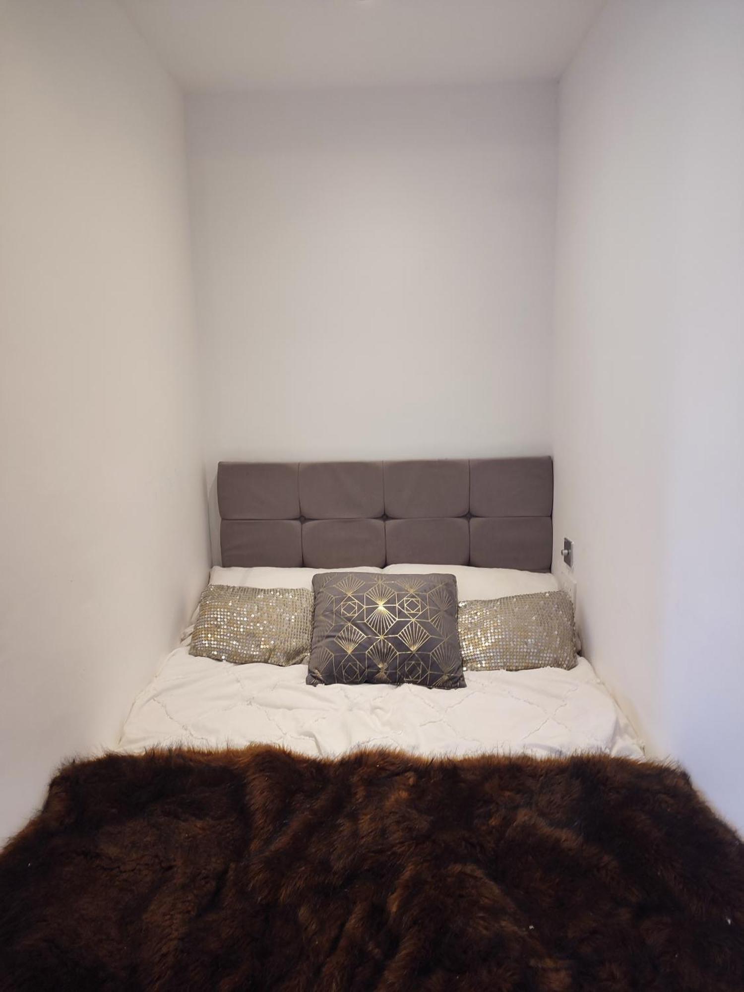 Apartment Bright And Spacious Studio Flat London