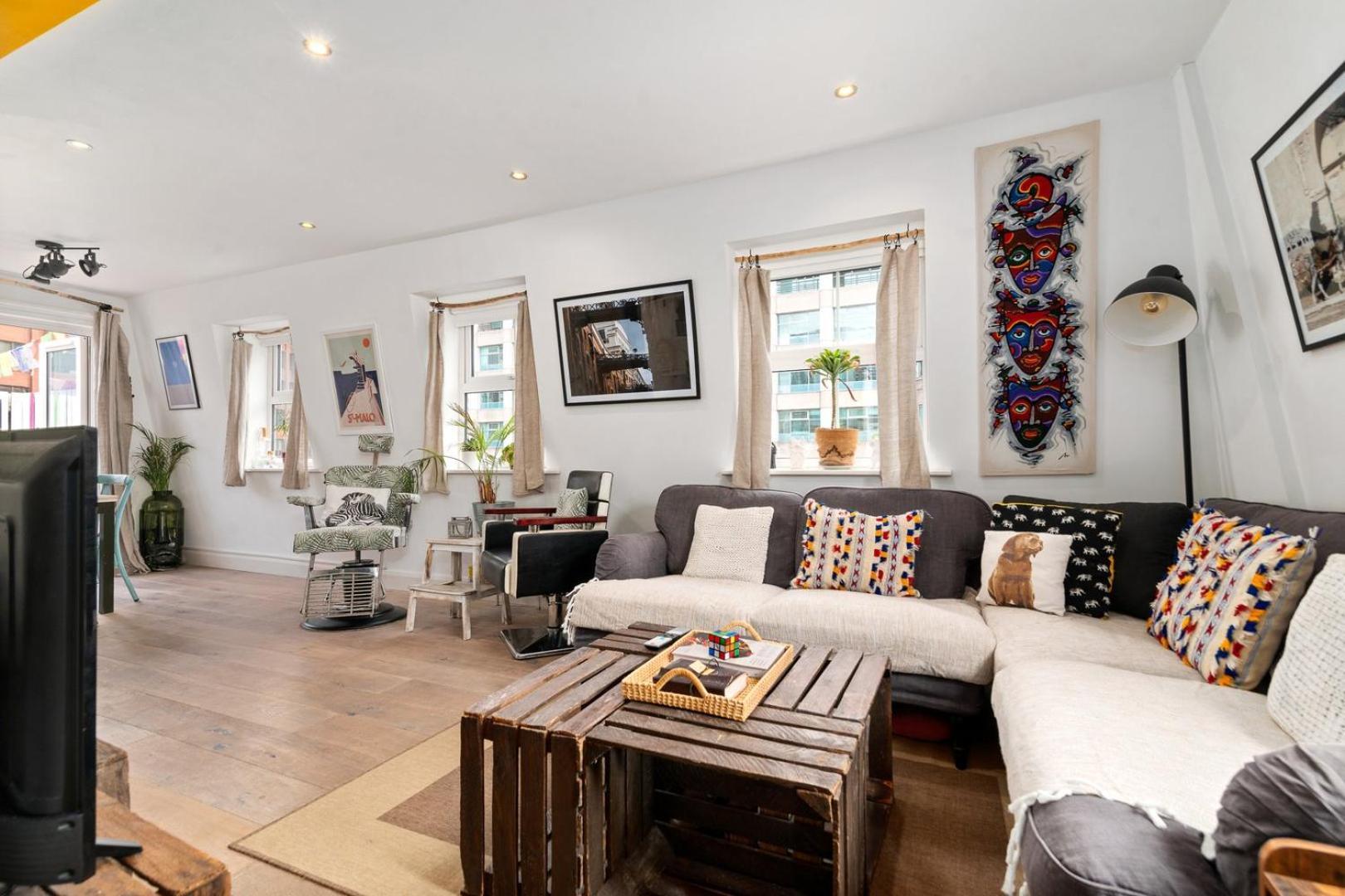 Apartment Guestready - Artsy Penthouse In Heart Of The