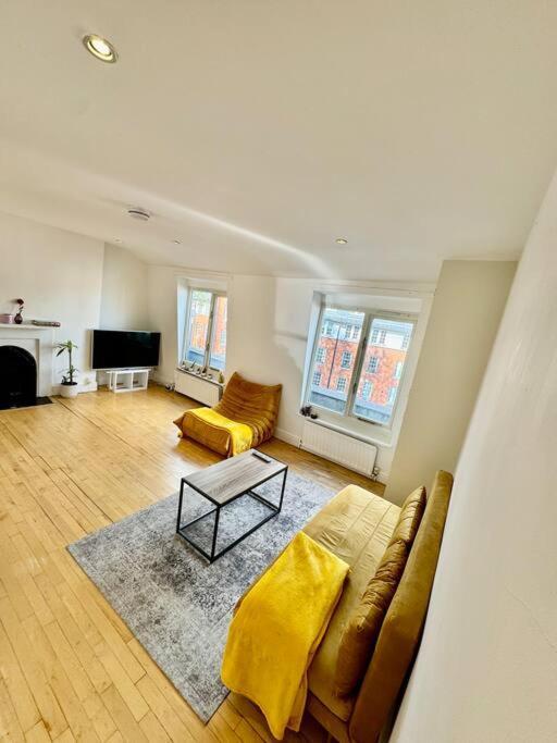 Apartment Victoria - 1 Bedroom 4 People London