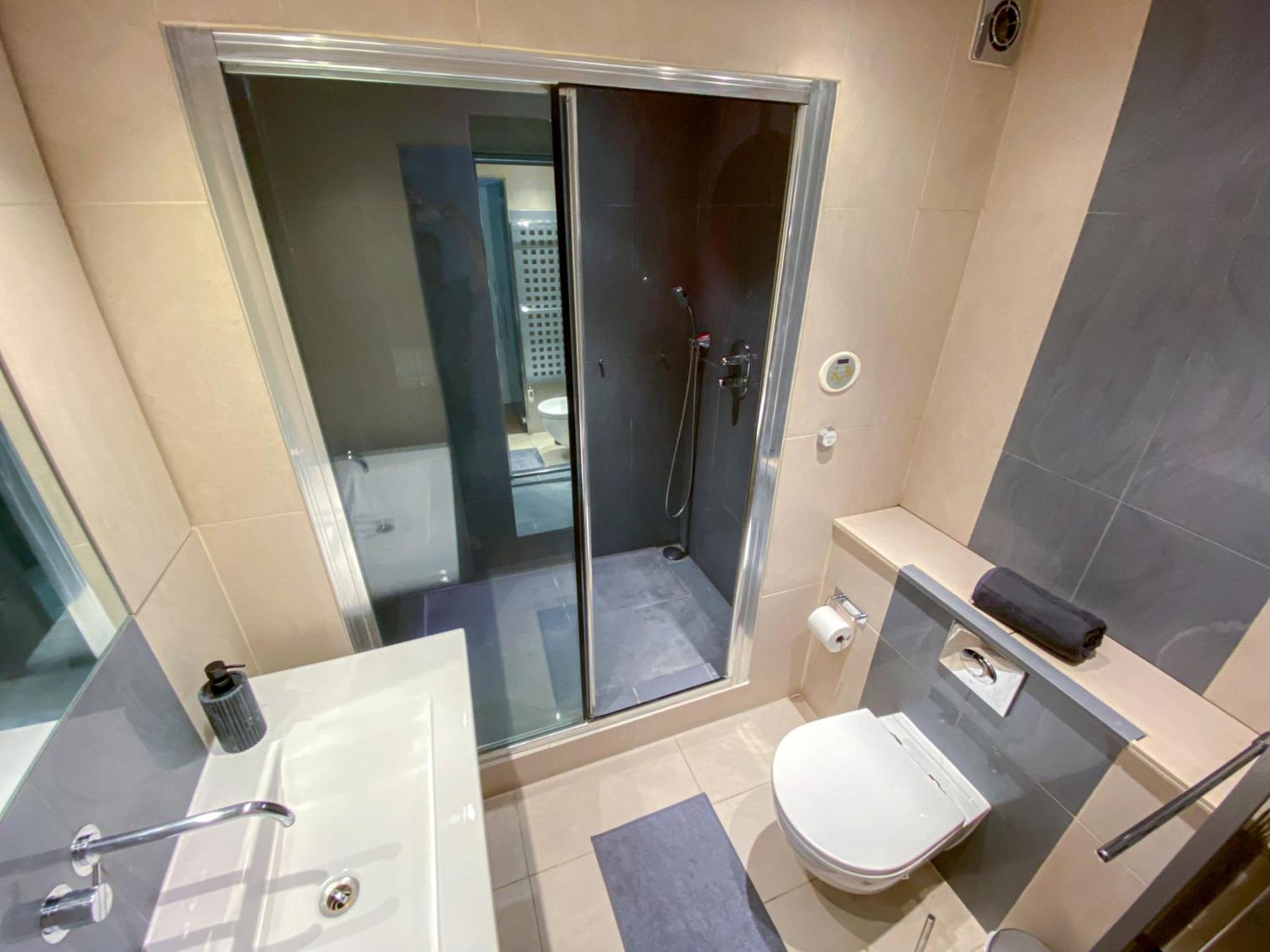 3 Bedroom Flat With Sauna 2,5 Bath, Sloane Square, Chelsea, London