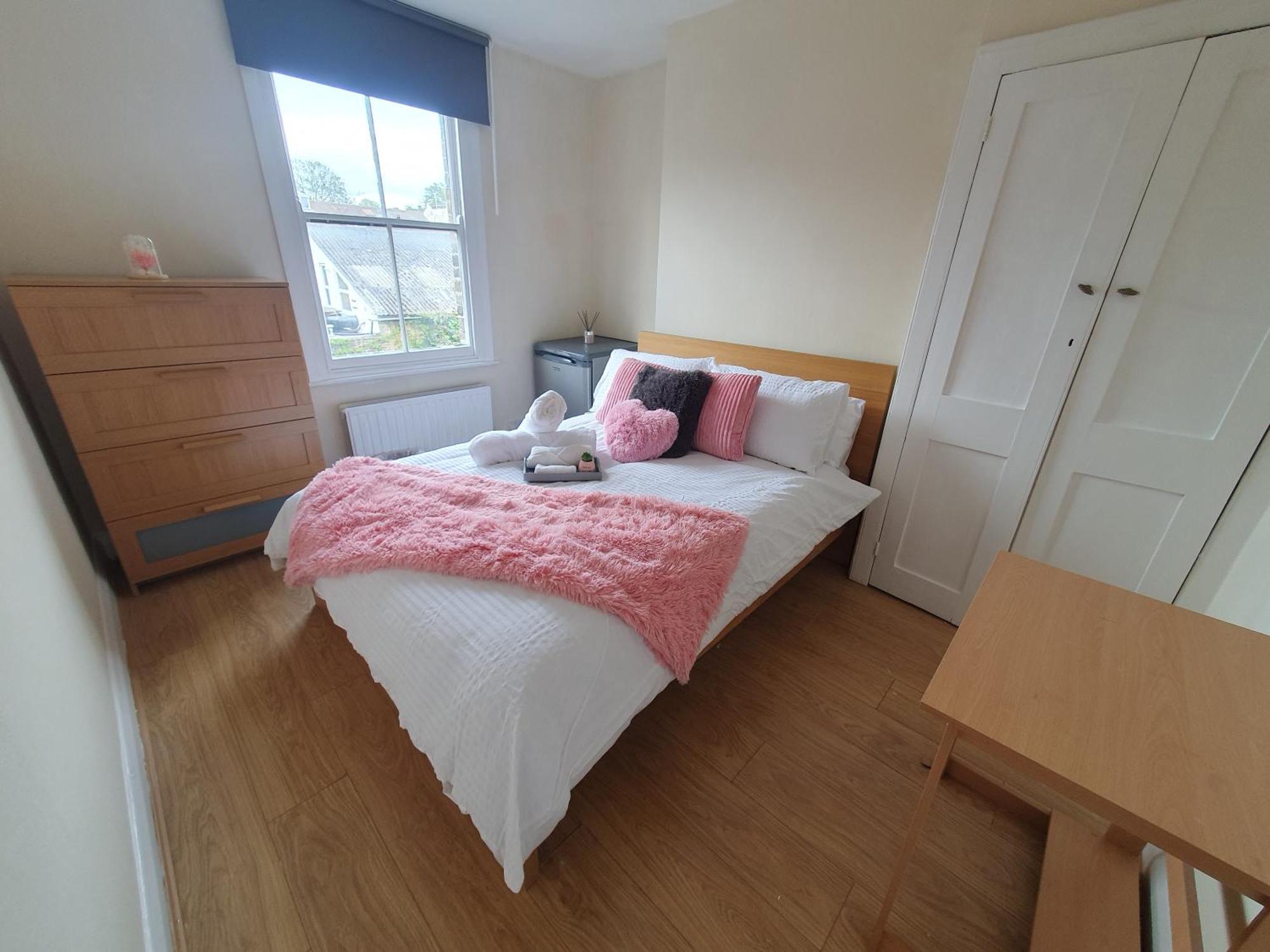 Guest house Comfy Bedroom D *