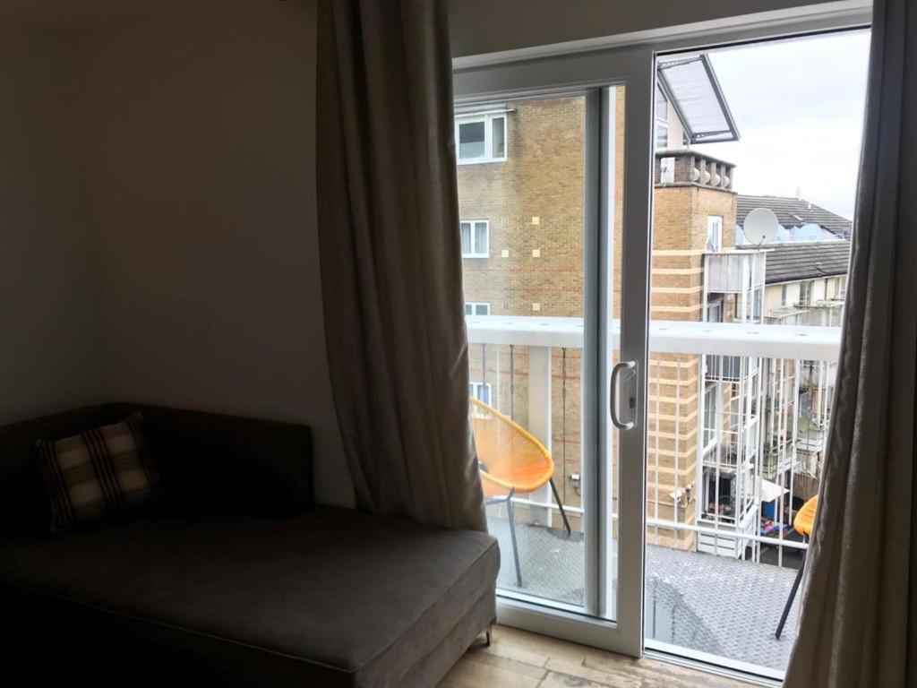 Homestay En-suite With A Superking Size Bed And Balcony